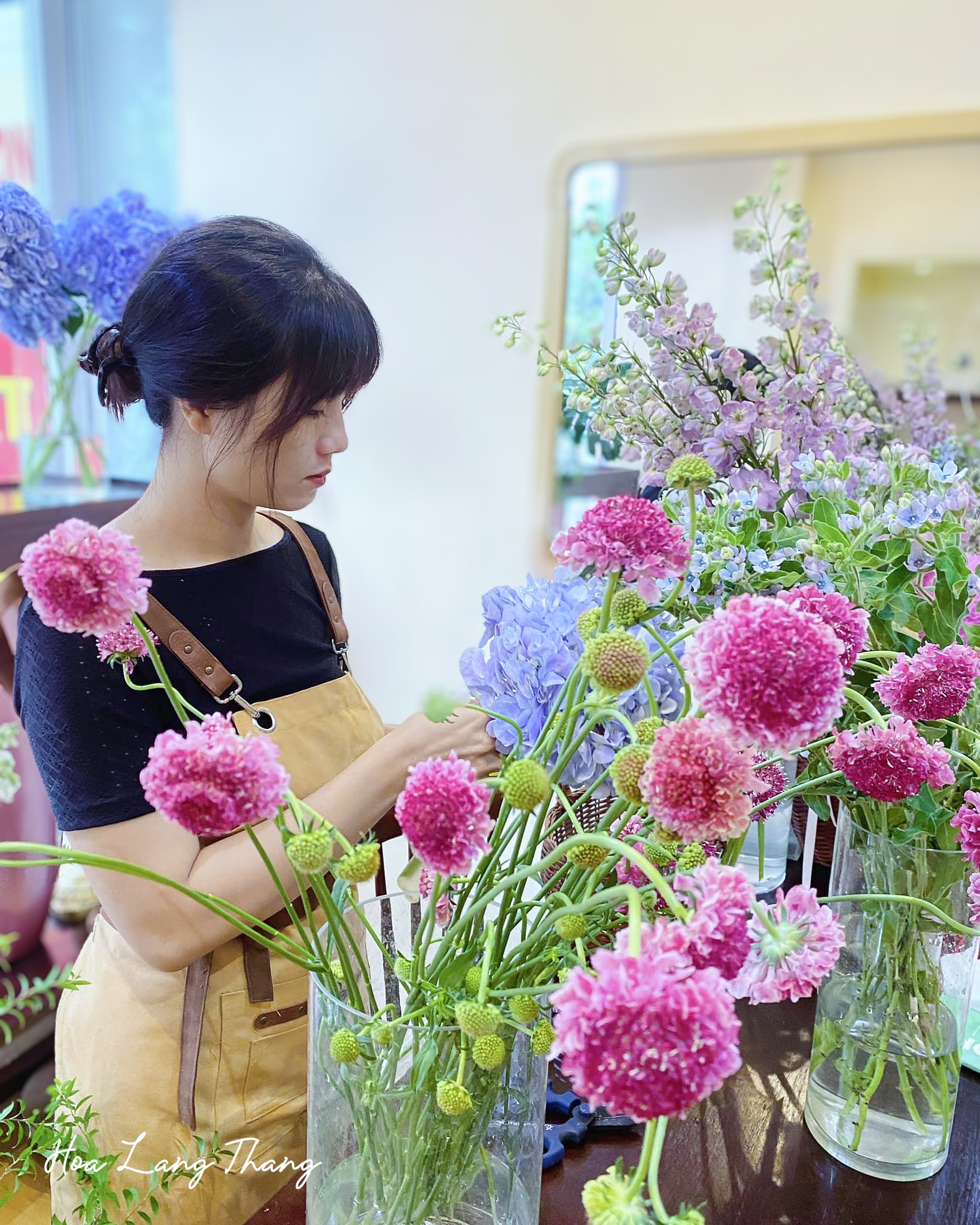 Sự tỉ mỉ và tình yêu dành cho hoa, từng cánh hoa đều được chăm chút, nâng niu