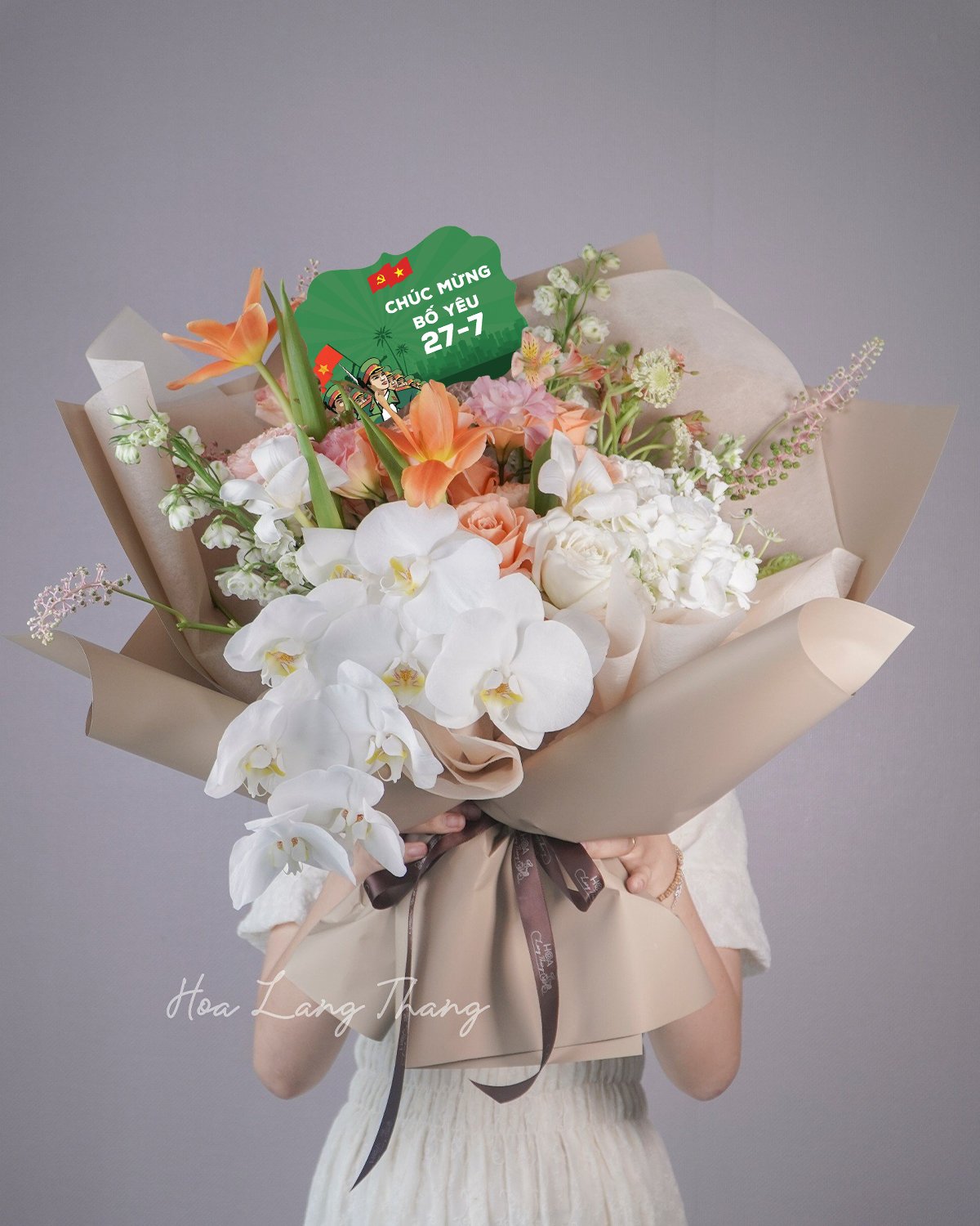 Bó hoa gồm <a href=
