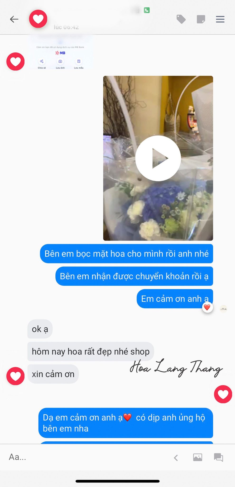 Bó hoa tươi đẹp với tulip và baby, kiểu cắm nghệ thuật hiện đại