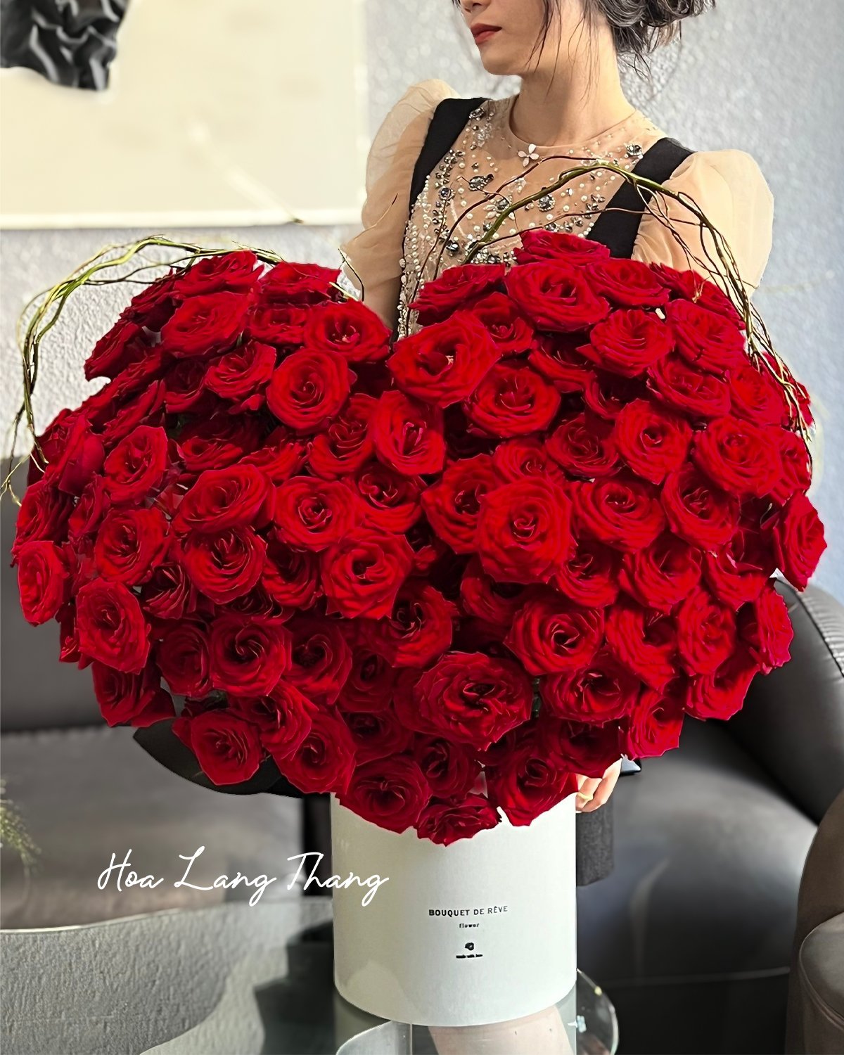 Bó hoa hồng đỏ hình trái tim đẹp từ shop Hoa Lang Thang, Hà Nội