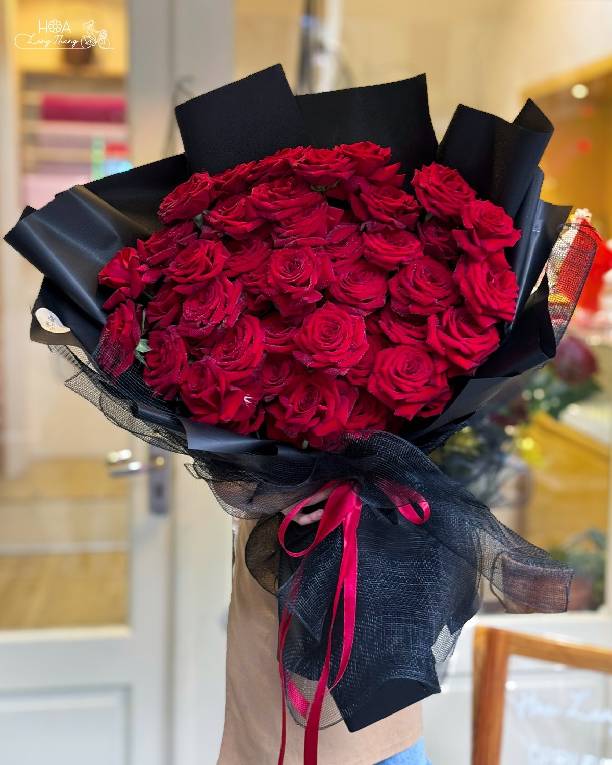 🌹 Bó hoa hồng Red Naomi 50 bông -  mang theo sắc đỏ cháy bỏng và sự tinh tế