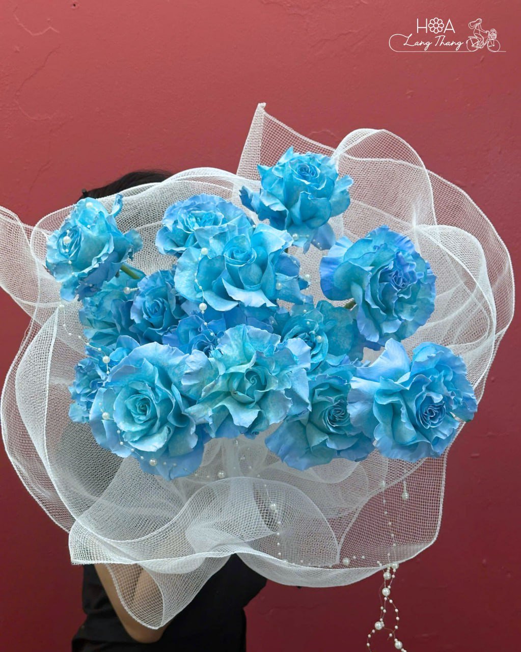 Như những đám mây xanh trôi lờ lững trên bầu trời 💙