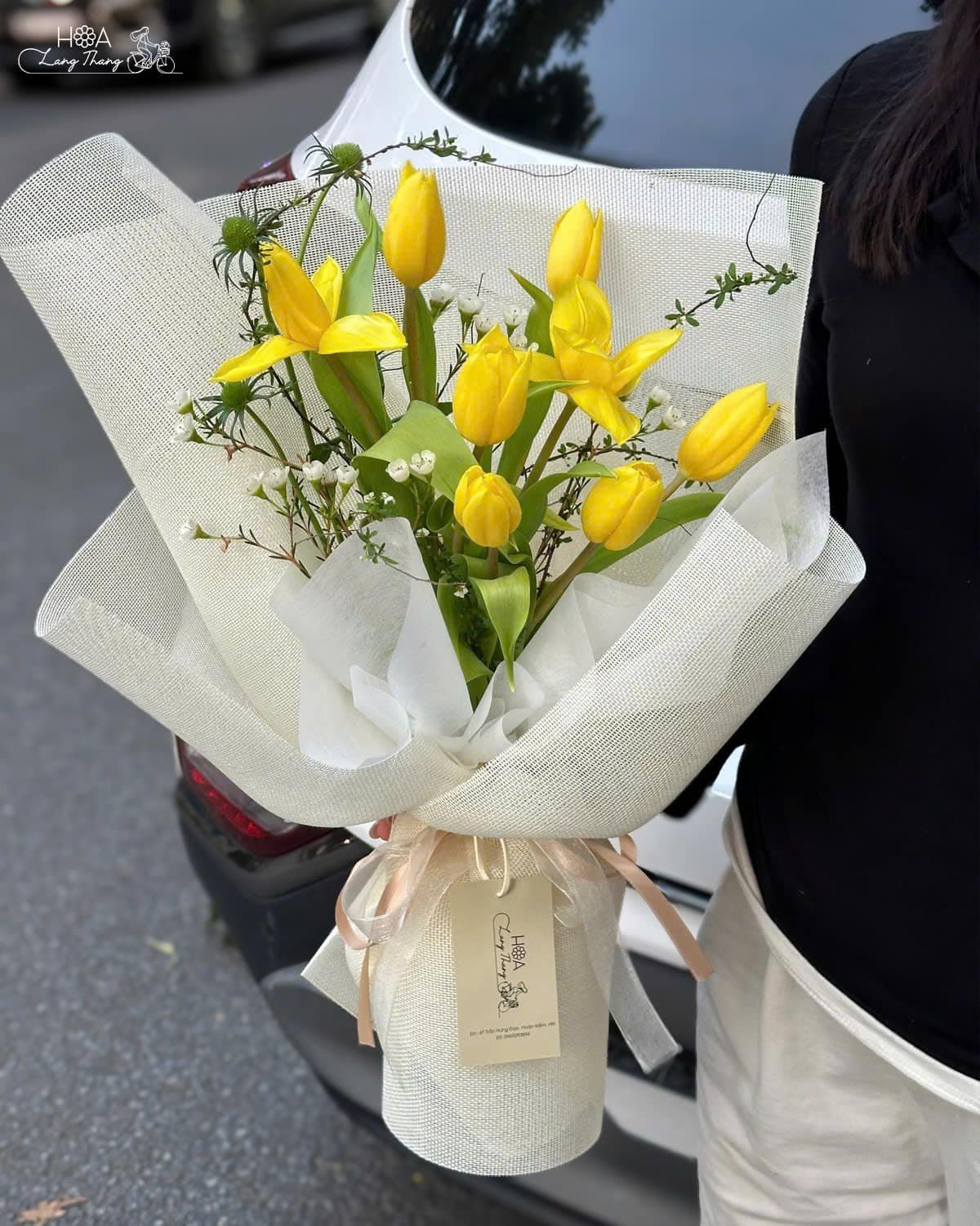 Bó hoa gồm <a href=