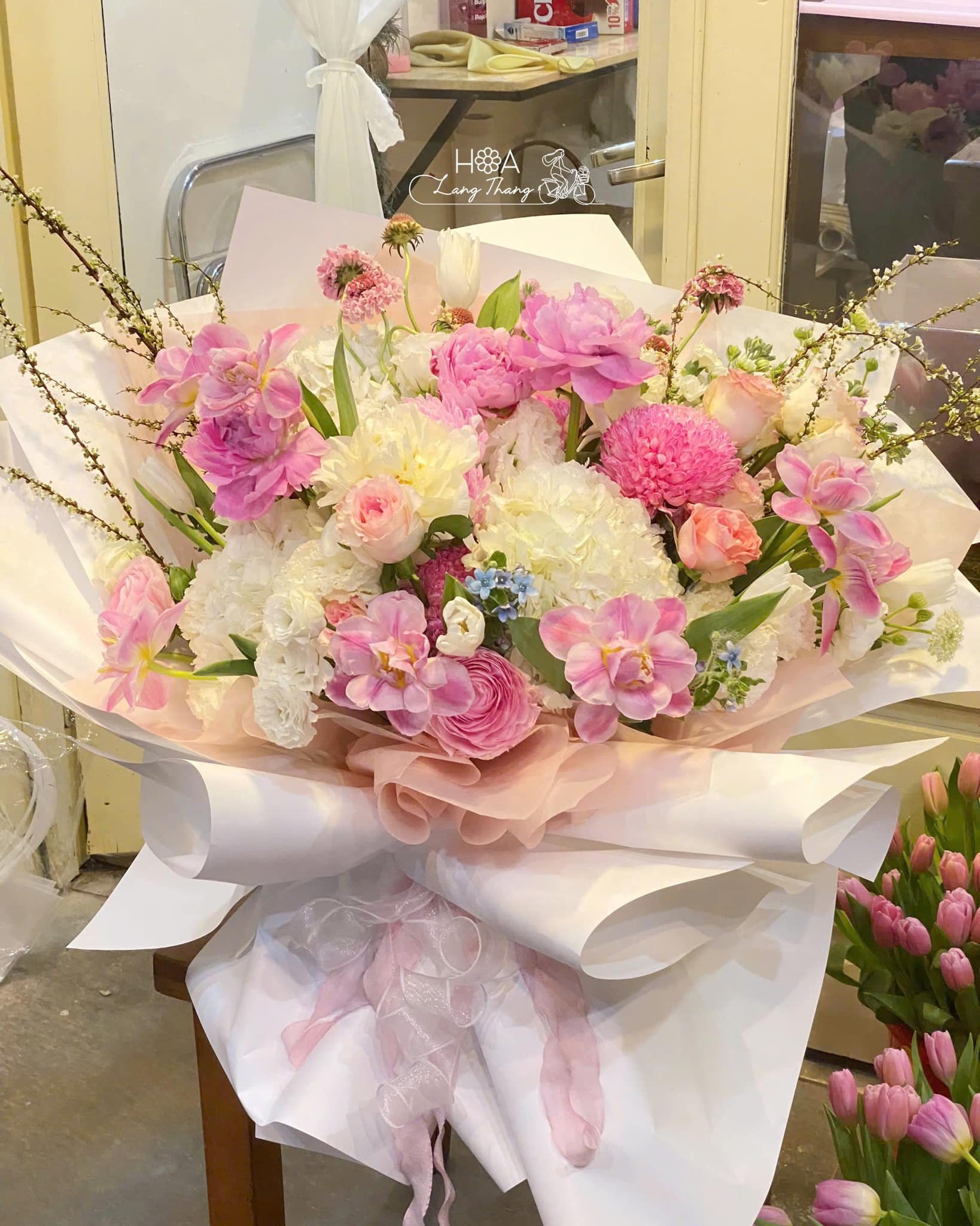 Bó hoa với tulip, <a href=
