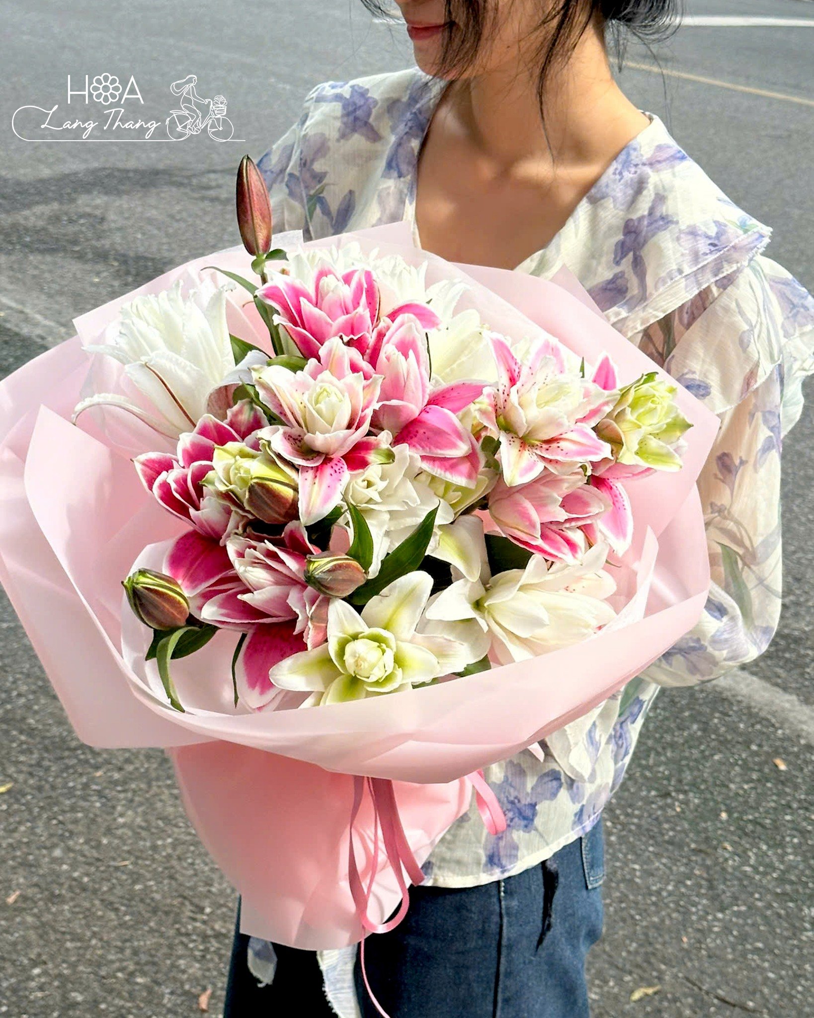 Bó hoa gồm <a href=