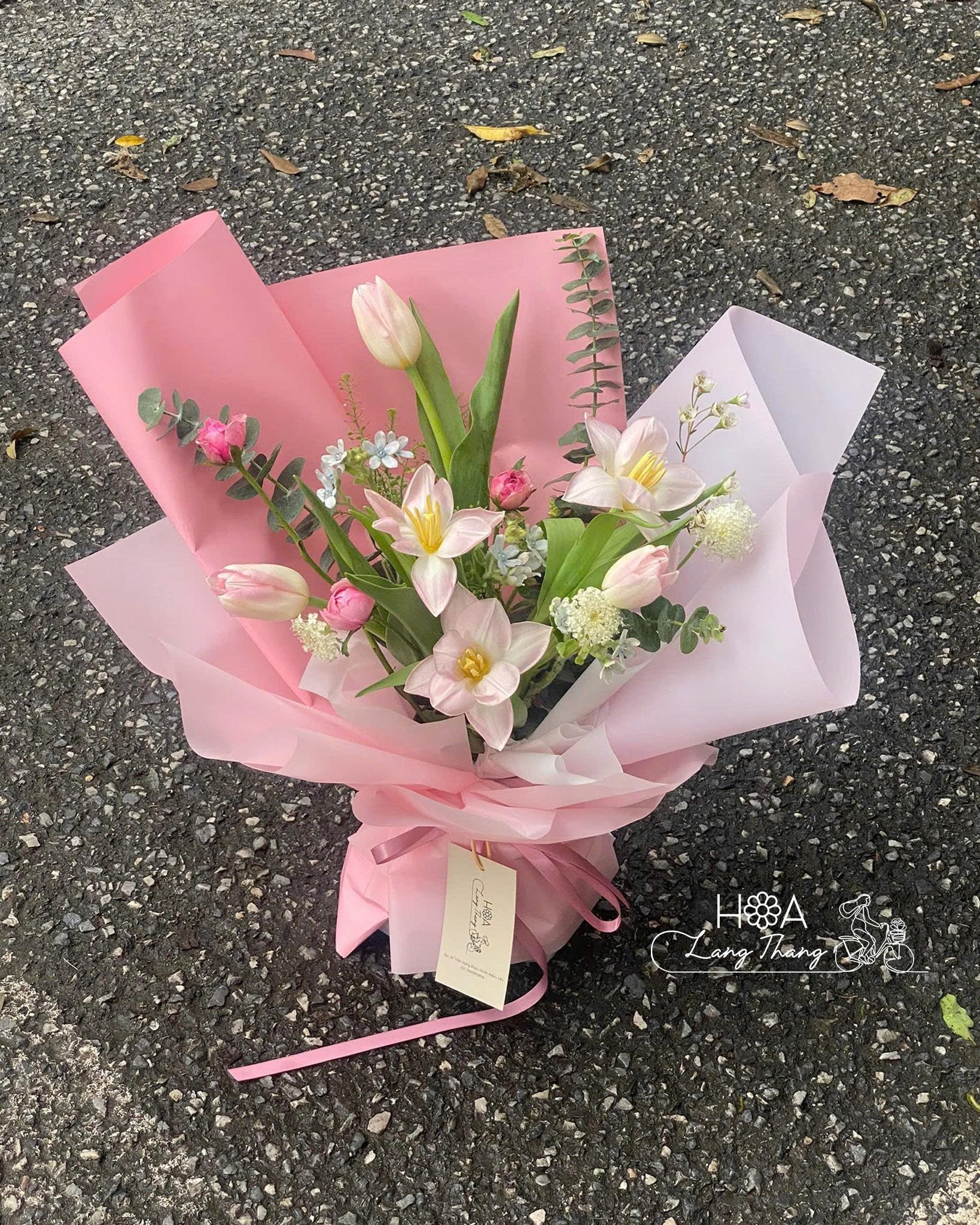 Bó hoa gồm <a href=