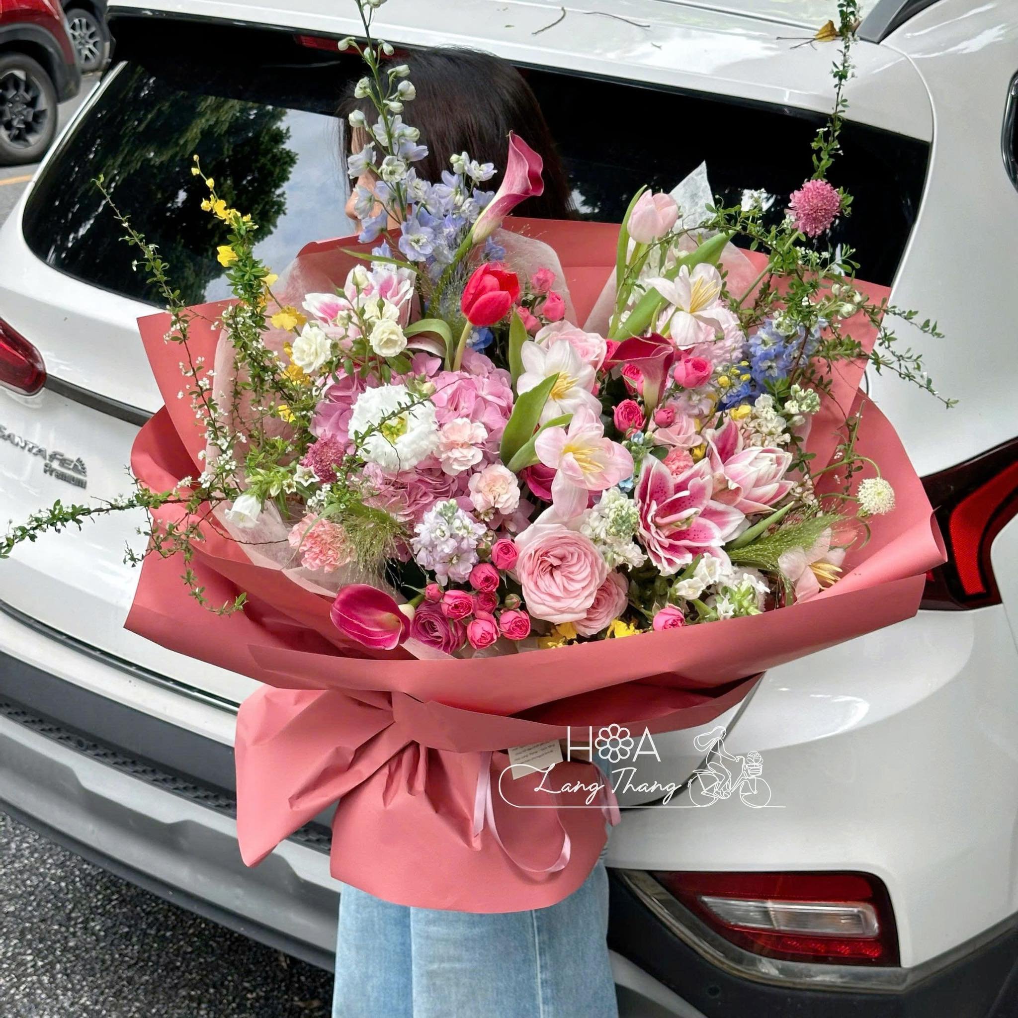 Bó hoa lớn với hoa <a href=