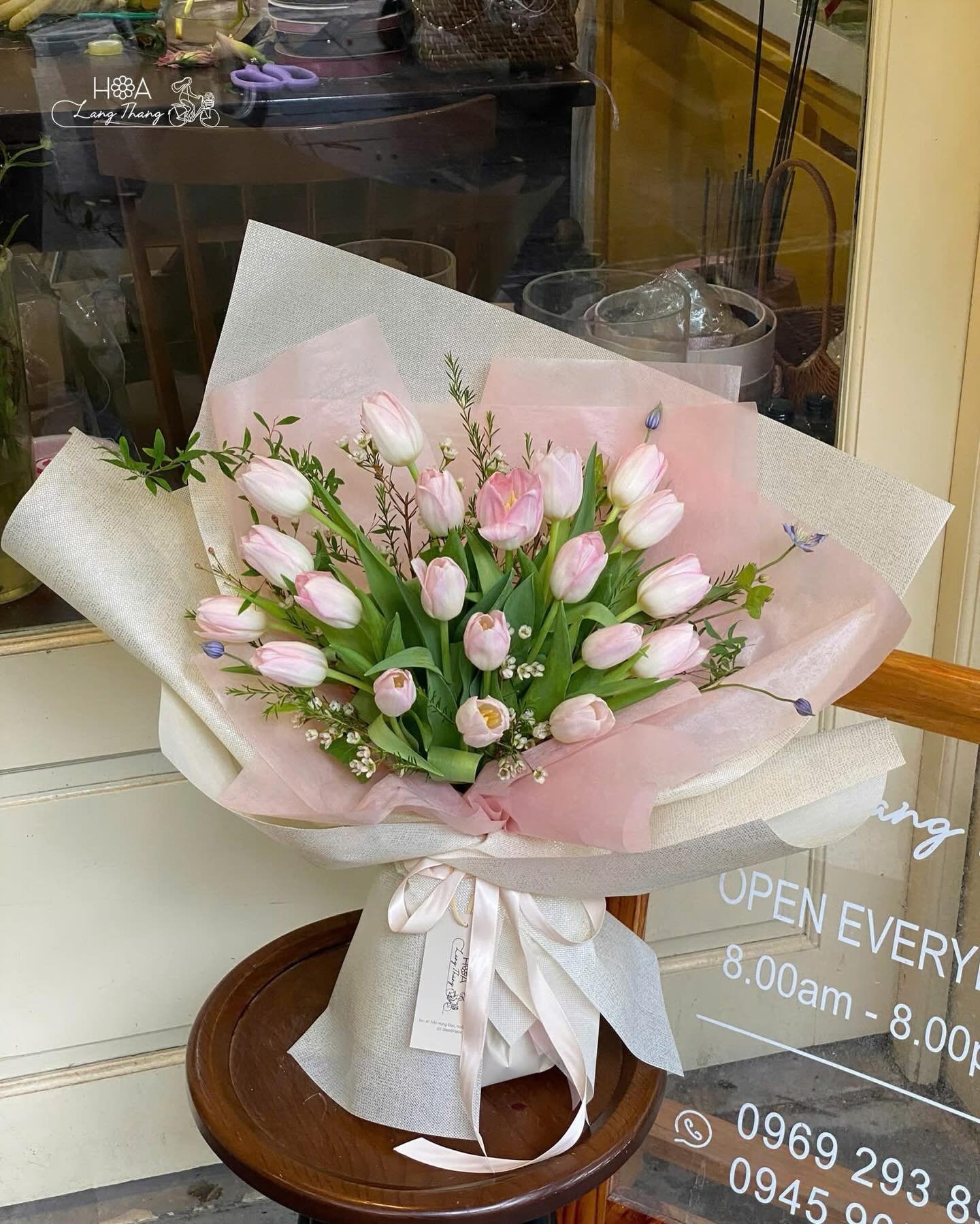 Bó hoa tulip hồng xinh đẹp, tinh tế, phù hợp cho nhiều dịp