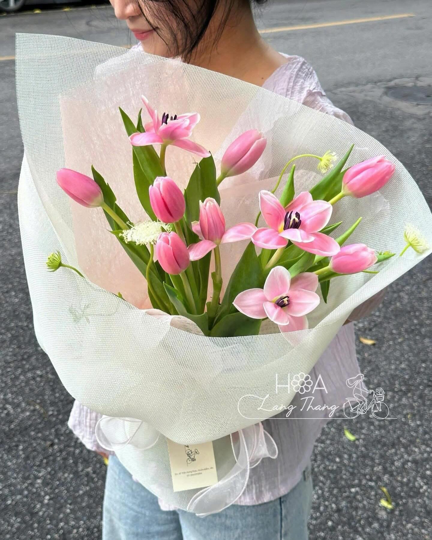 Bó hoa hồng và <a href=