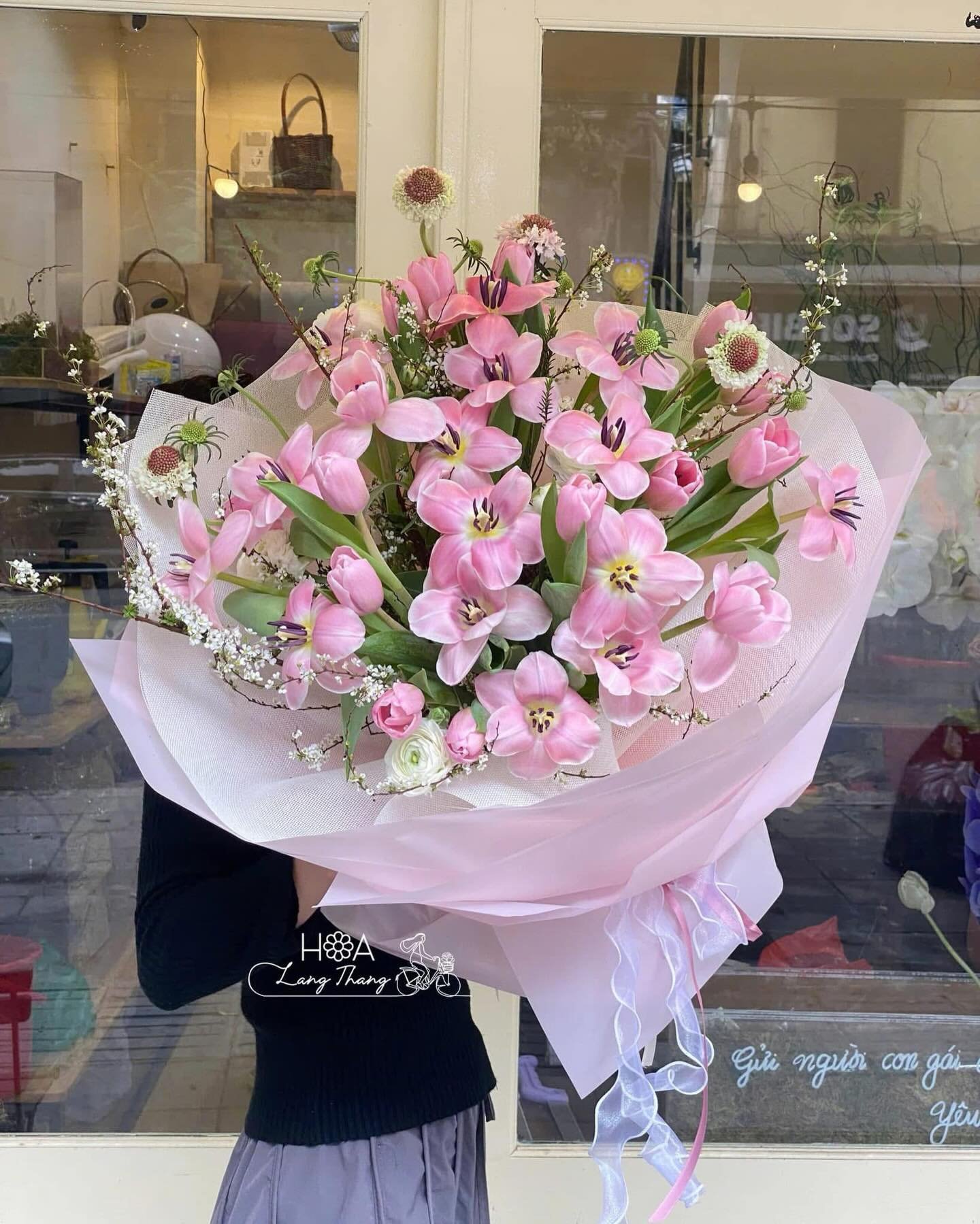 Bó hoa gồm <a href=