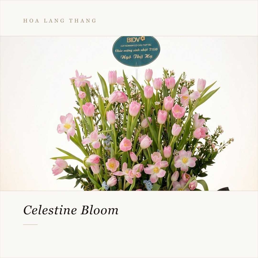 Bó hoa Celestine Bloom với tulip hồng và các loại hoa khác, trang trí tinh tế