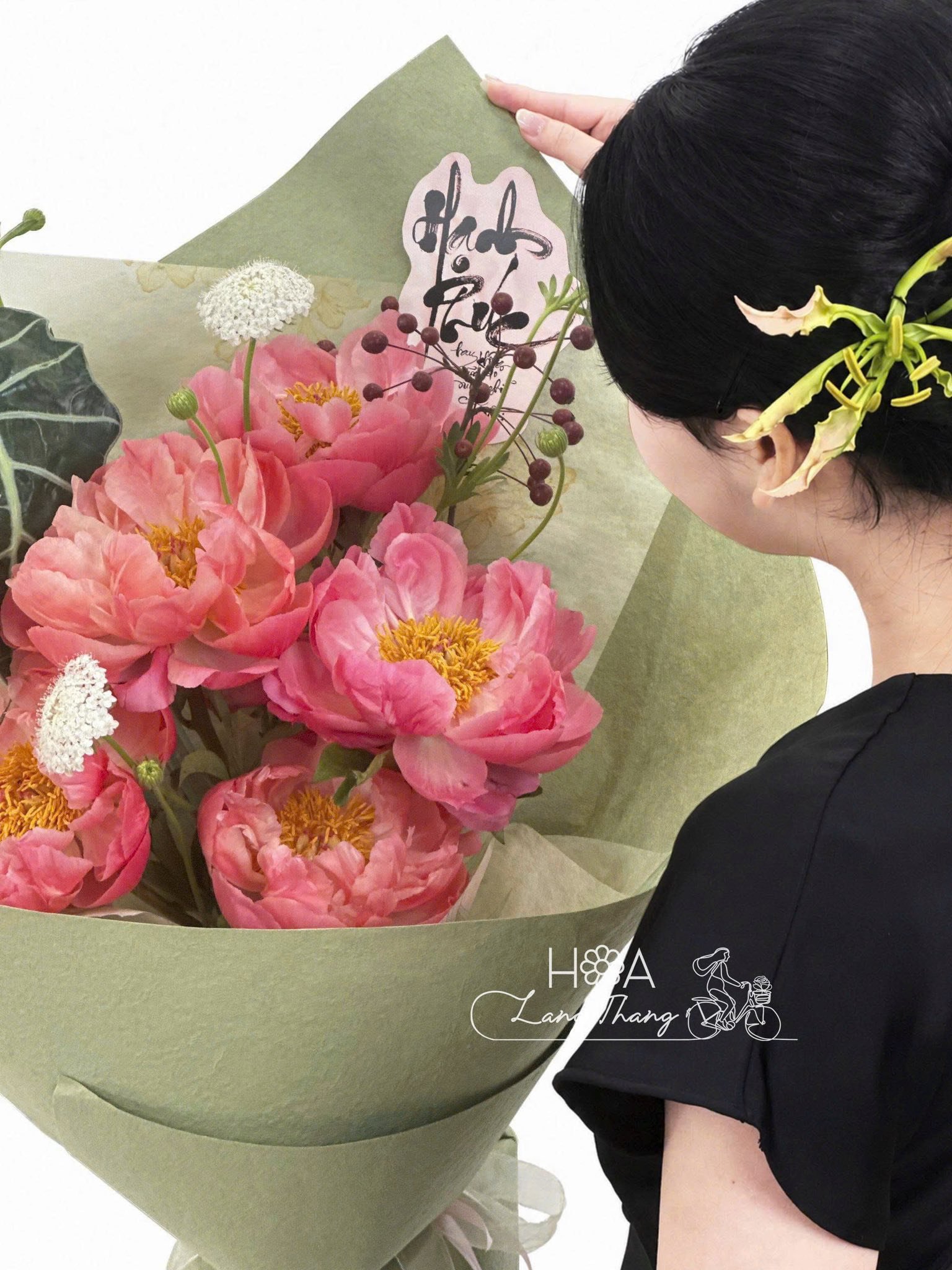 Bó hoa hồng đào tươi đẹp, cắm kiểu lãng mạn từ Hoa Lang Thang