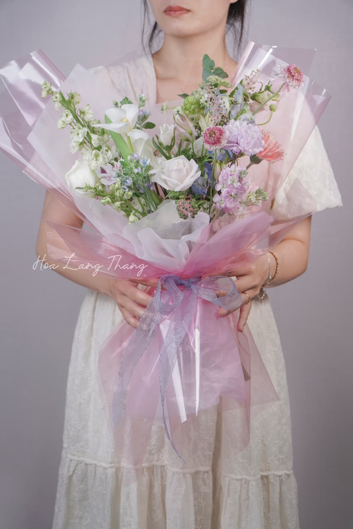 Bó hoa cao cấp Celestine Bloom tại shop hoa Hà Nội | Hoa Lang Thang