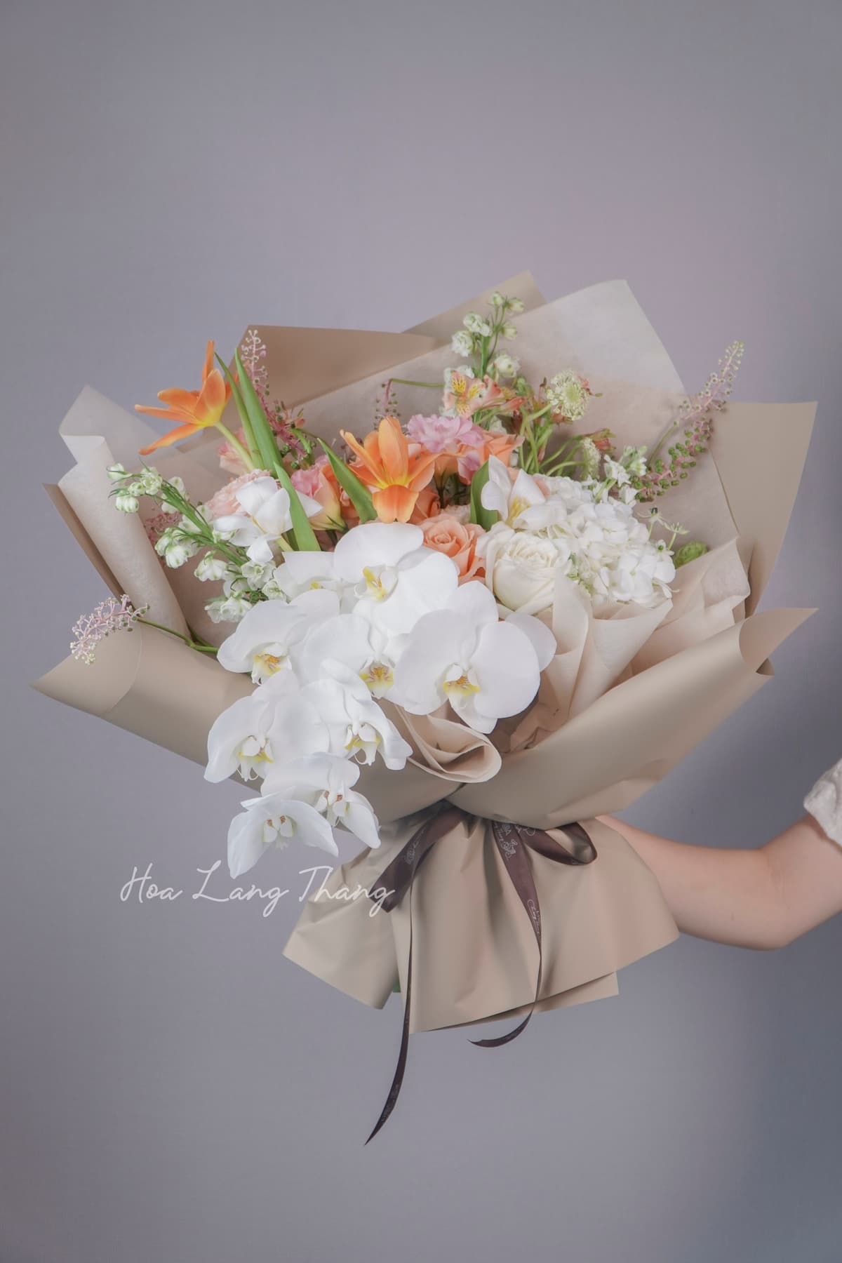 Hoa tươi Hoa Lang Thang — Hoa Sen Dâng Phật — Ý Nghĩa, Cách Chọn & Mẫu Đẹp Thanh Tịnh