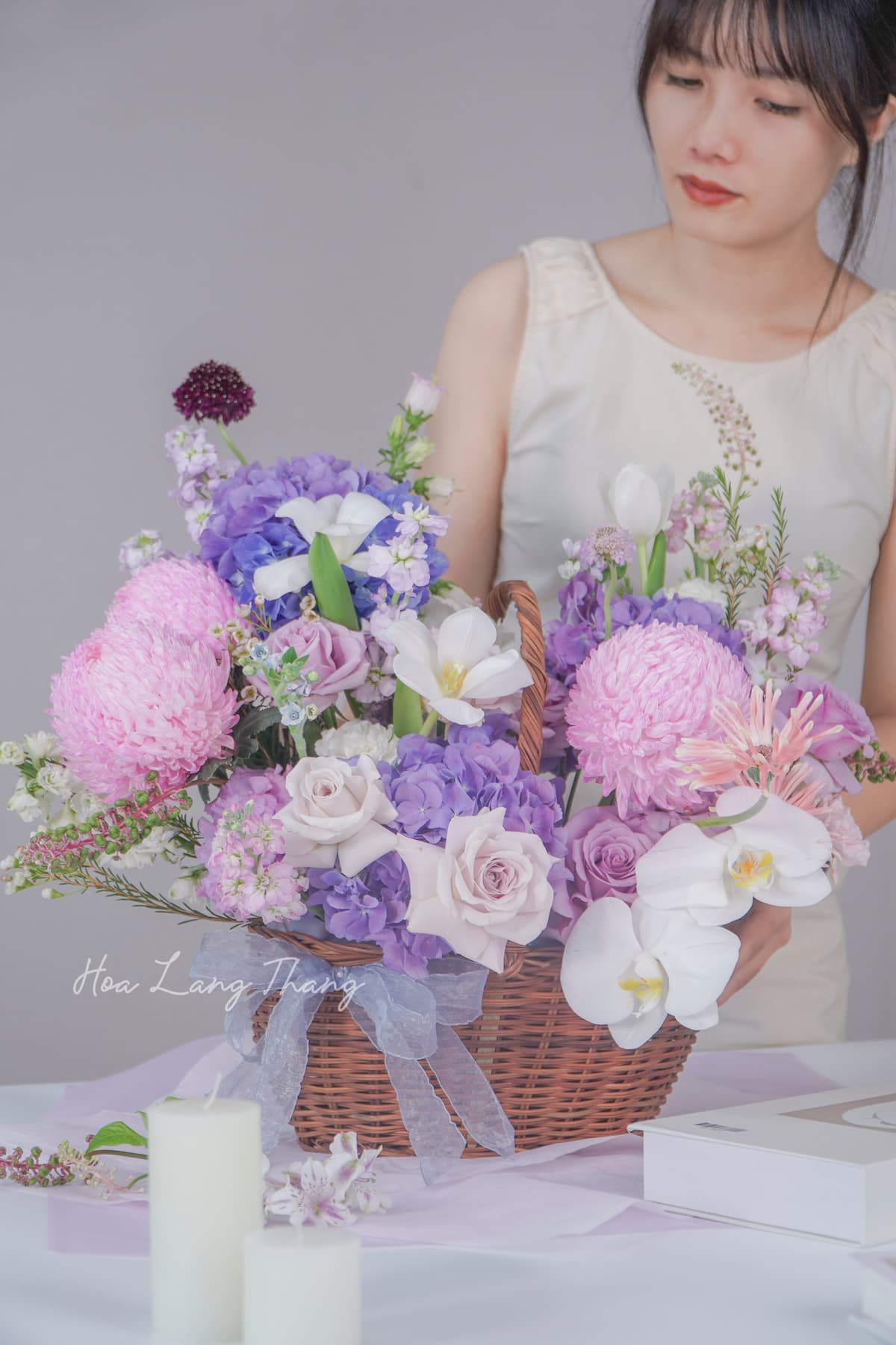 Lẵng hoa cao cấp Opulence Basket tặng ngày 20/10 tại Hà Nội | Hoa Lang Thang